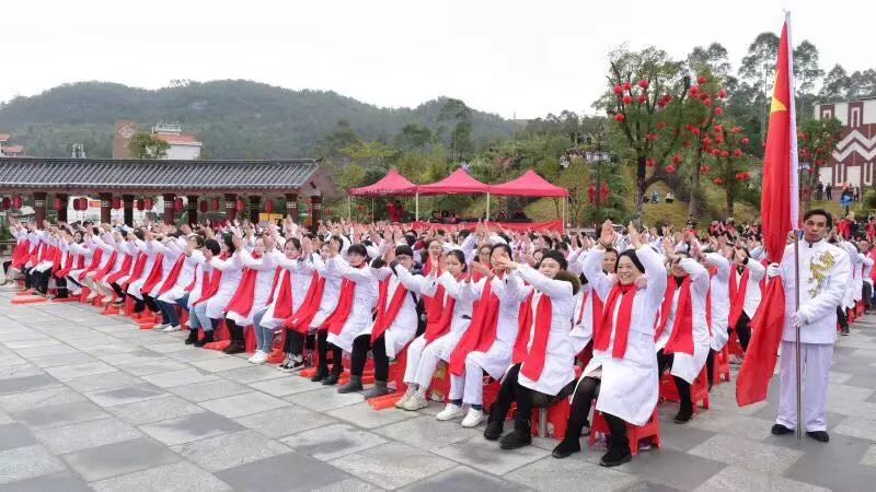 乳源瑤族自治縣劇團(tuán)，傳承與創(chuàng)新并行，瑤族文化魅力展現(xiàn)舞臺